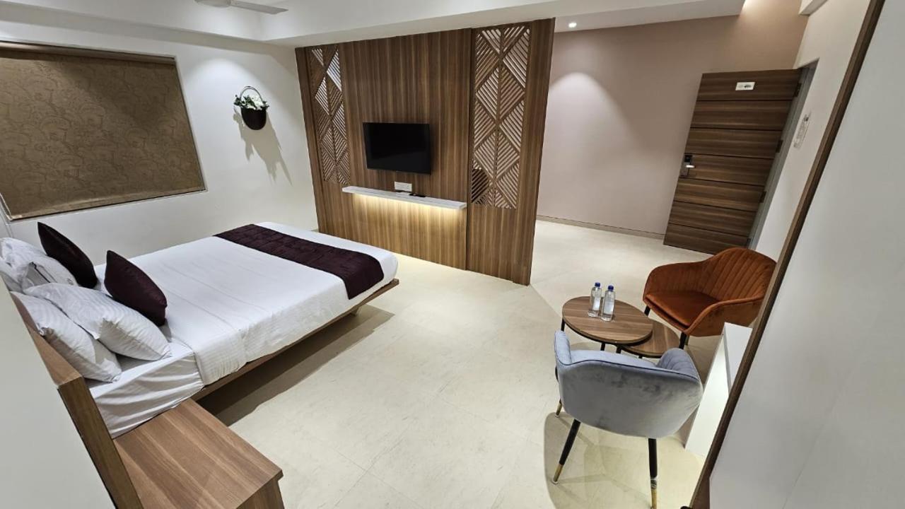 Hotel Veesons Executive Solapur Exterior photo